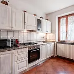 Casa Marcobando - *
