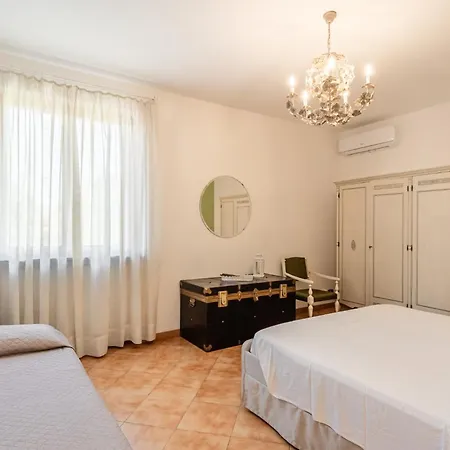 Casa Marcobando - *